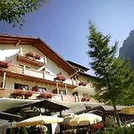 Toni's Alpine Loft & *