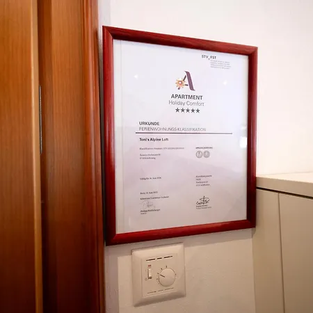 Apartman Toni's Alpine Loft & *